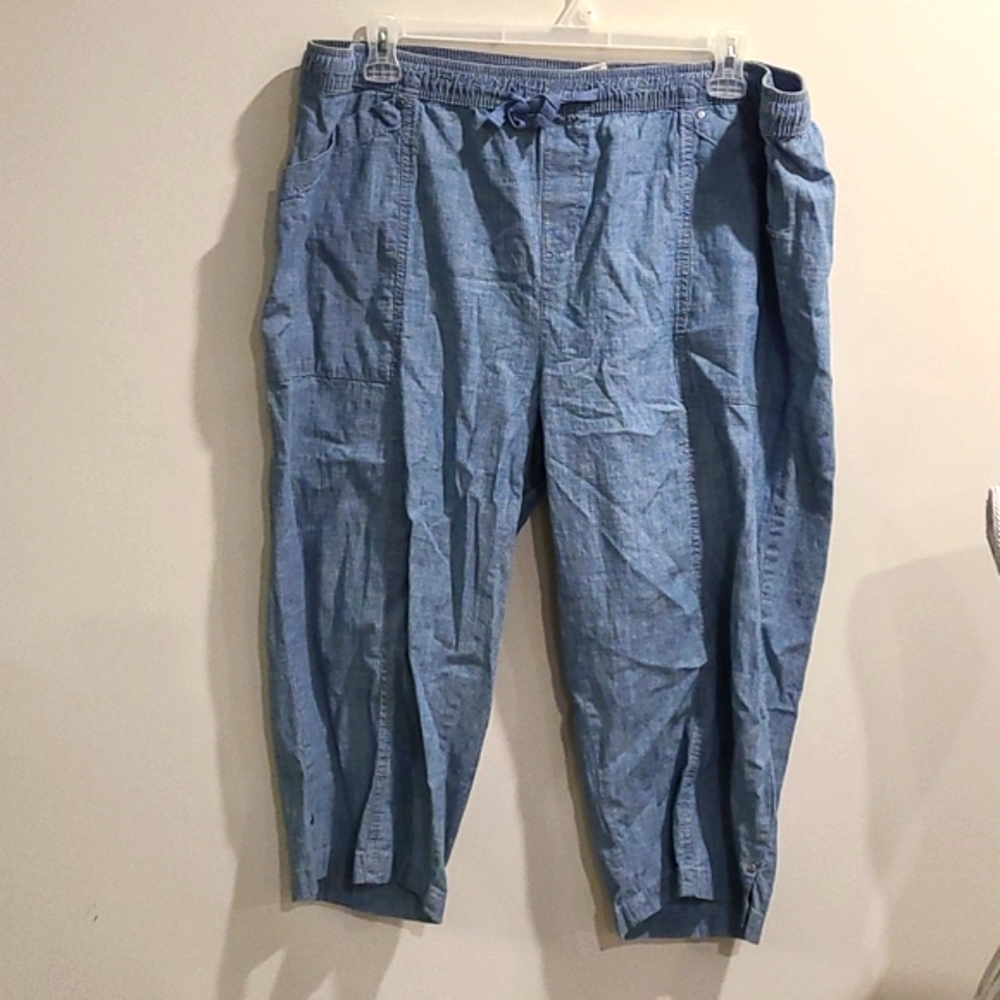 NWT Basic Edition blue denim look capris